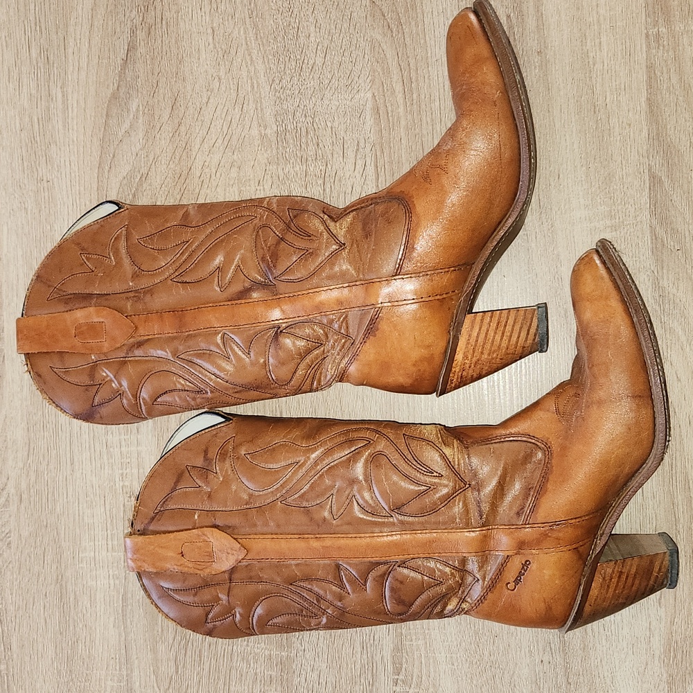 Capezio Womans Leather Heel Boots. 7.5 Fits Like 7.